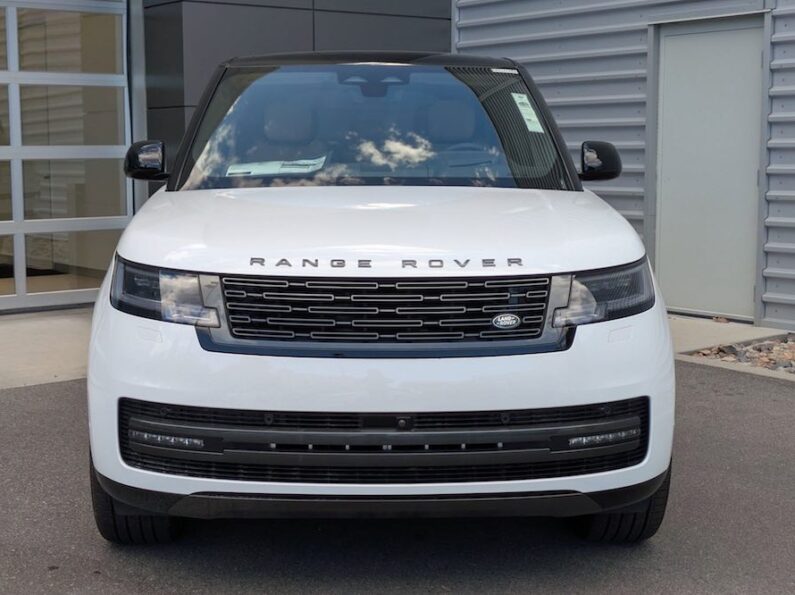 Range Rover P400 2025: Lujo Británico y Potencia Híbrida, Prueba Completa