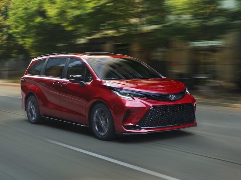 36 MPG y cara de pocos amigos: Analizamos la Toyota Sienna XSE 2025